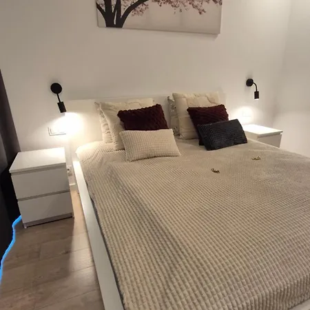 Apartman Towarowa 39 New York Apartment, Free Parking, Air-conditioning, Self Check-in 24h *