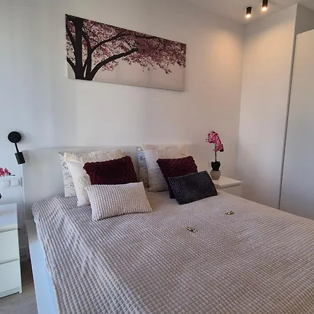 Apartman Towarowa 39 New York Apartment, Free Parking, Air-conditioning, Self Check-in 24h Poznań