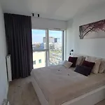 Towarowa 39 New York Apartment, Free Parking, Air-conditioning, Self Check-in 24h 公寓 *