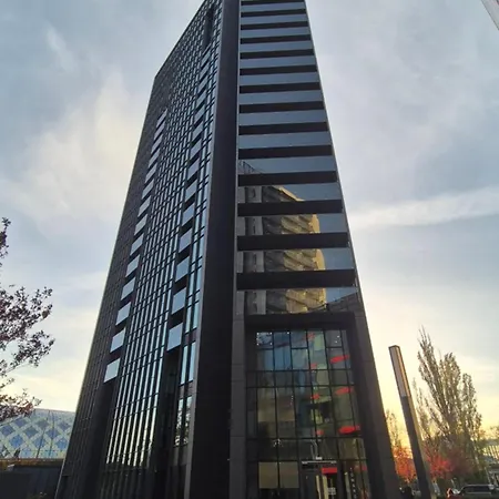 Towarowa 39 New York Apartment, Free Parking, Air-conditioning, Self Check-in 24h * بوزنان