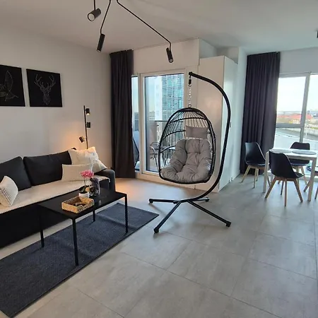 Towarowa 39 New York Apartment, Free Parking, Air-conditioning, Self Check-in 24h *