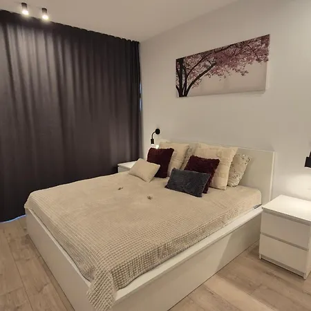 Towarowa 39 New York Apartment, Free Parking, Air-conditioning, Self Check-in 24h Poznań