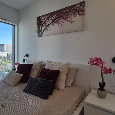 公寓 Towarowa 39 New York Apartment, Free Parking, Air-conditioning, Self Check-in 24h 波兹南