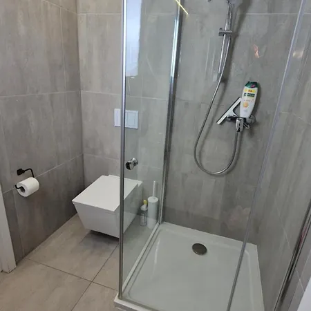 Towarowa 39 New York Apartment, Free Parking, Air-conditioning, Self Check-in 24h