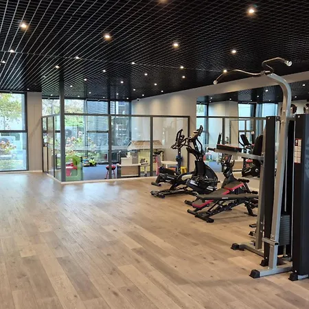 Towarowa 39 New York Apartment, Free Parking, Air-conditioning, Self Check-in 24h شقة بوزنان
