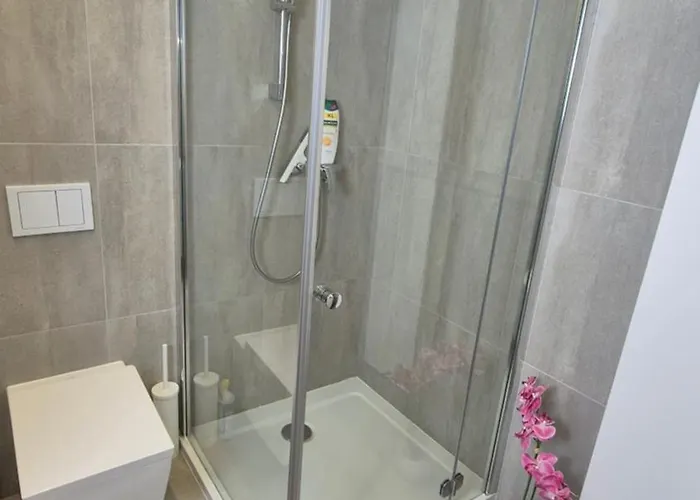 Apartment Towarowa 39 New York Apartment, Free Parking, Air-conditioning, Self Check-in 24h