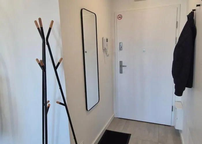 Towarowa 39 New York Apartment, Free Parking, Air-conditioning, Self Check-in 24h Apartment *